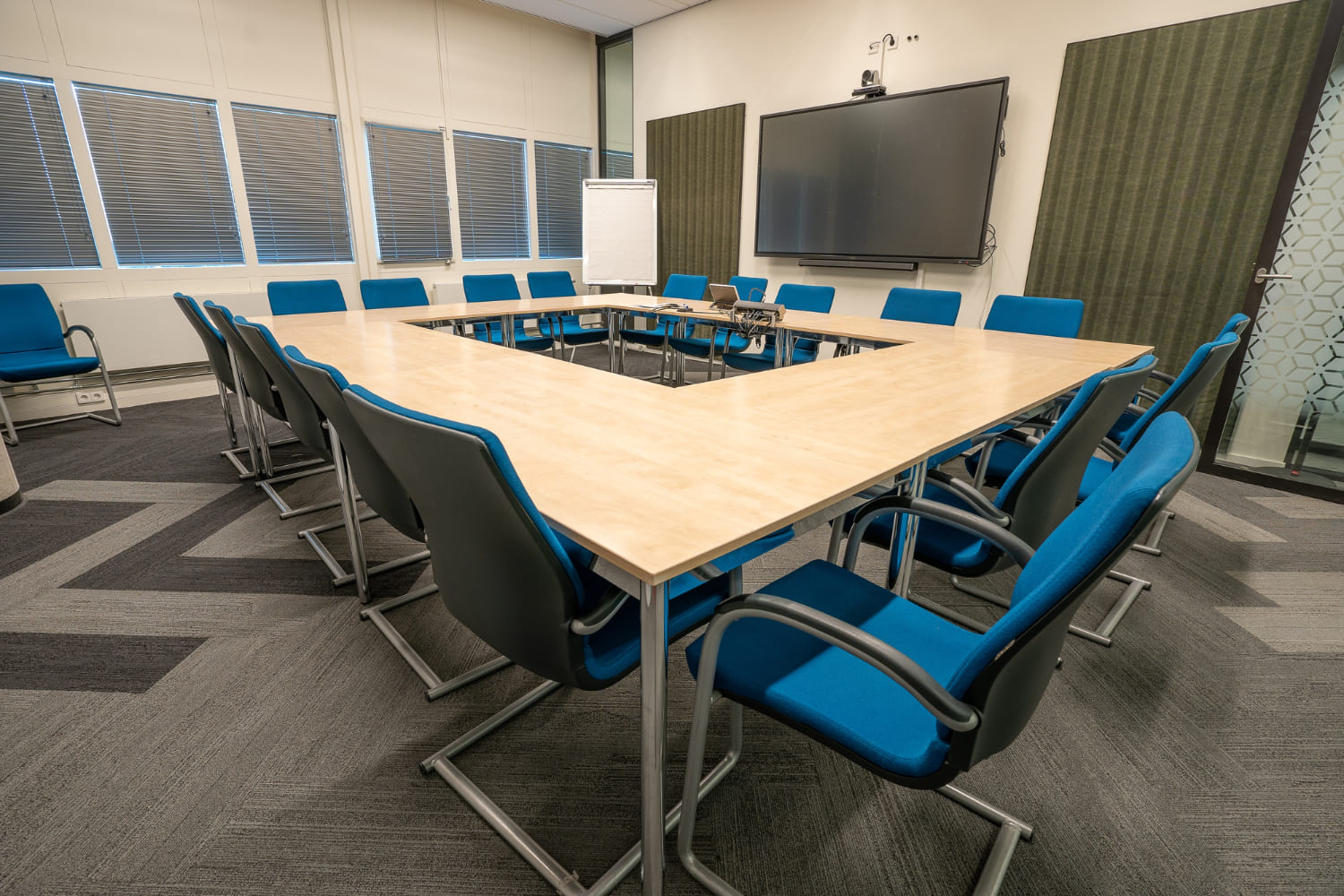7 Problems in Modern Meeting Rooms and How AV Systems Solve Them